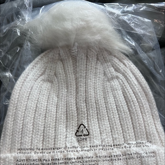 JCrew ribbed Pompom beanie NWT - Picture 3 of 3